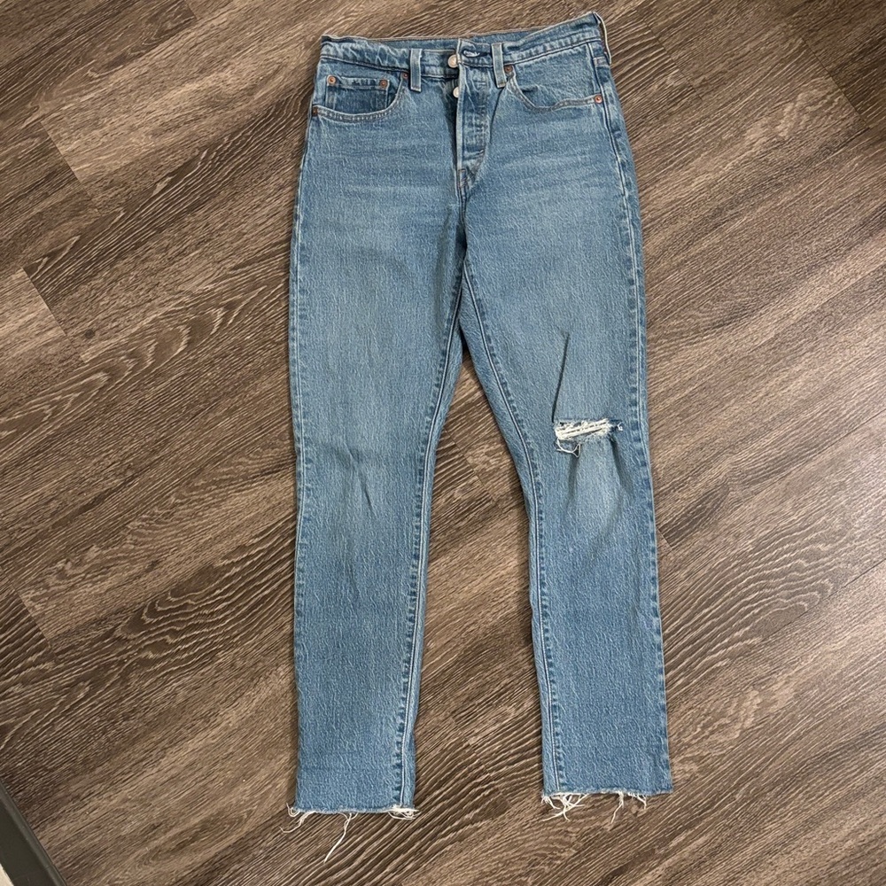 Classic High-Rise Light Blue Women’s Jeans